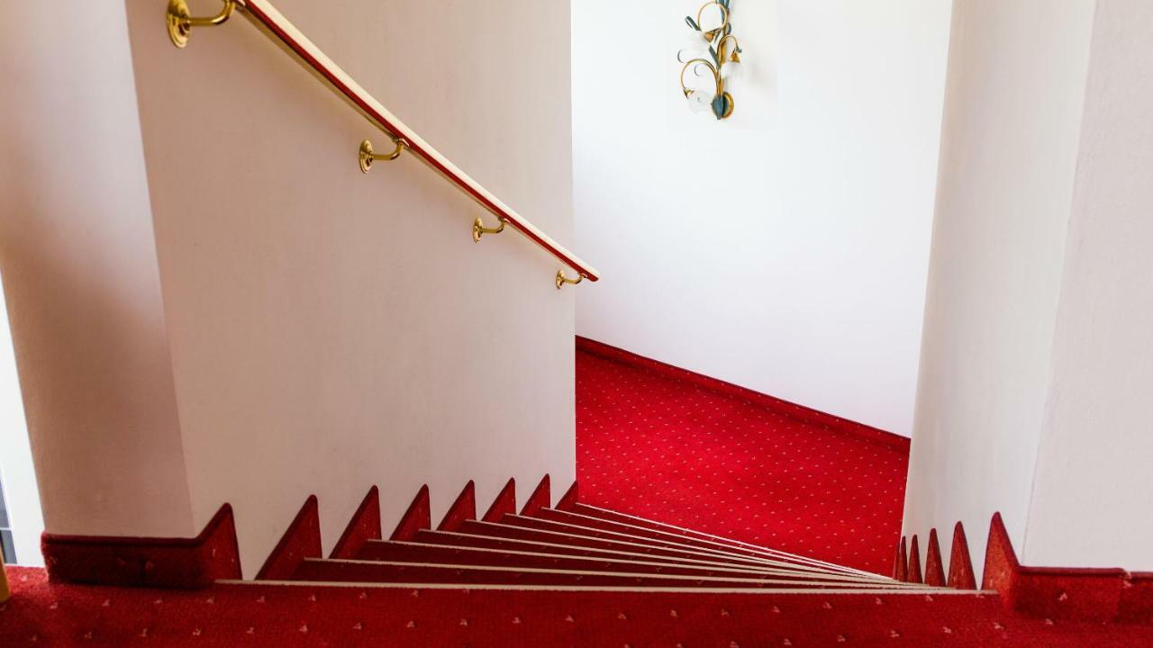 Hotel Villa Laurus Мерано Екстер'єр фото